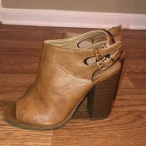 Brown BellaMarie heels!